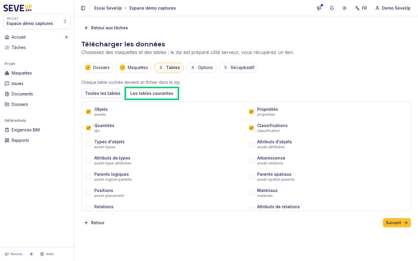 Étape Tables de l'assistant : dix-huit tables à cocher, bouton « Les tables courantes » encadré